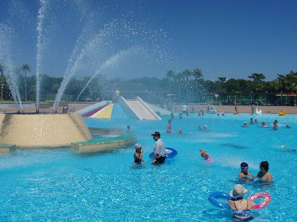 7月第2日曜～8月31日、吹上浜海浜公園のプールが開園します。
